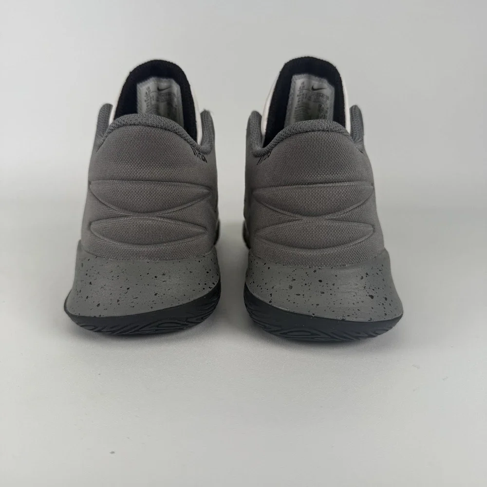 Nike Kyrie Flytrap 5 Boys 4.5Y White Grey Basketball Shoes DD0340-112‎